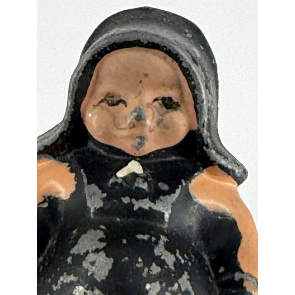 Vintage Cast Iron Salt & Pepper Shakers Amish Couple Man & Woman Peach Black